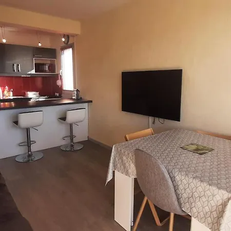 De La A 2 Pas De La Et Du Marche Apartment
