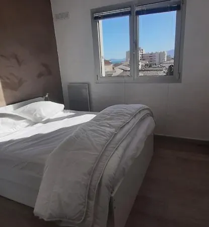 De La A 2 Pas De La Et Du Marche Apartment *
