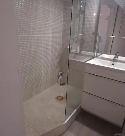 De La A 2 Pas De La Et Du Marche Apartment *